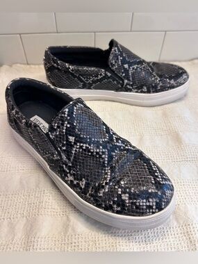 Steve Madden “Gill” Black Snake-Print Slip-On Sneakers with White Sole 8M